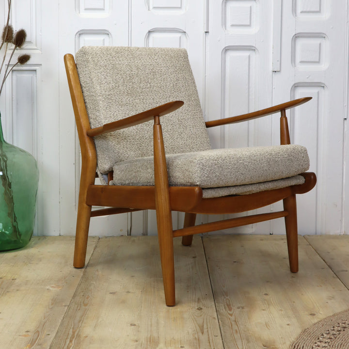 mid_century_scandart_boucle_elm_armchair