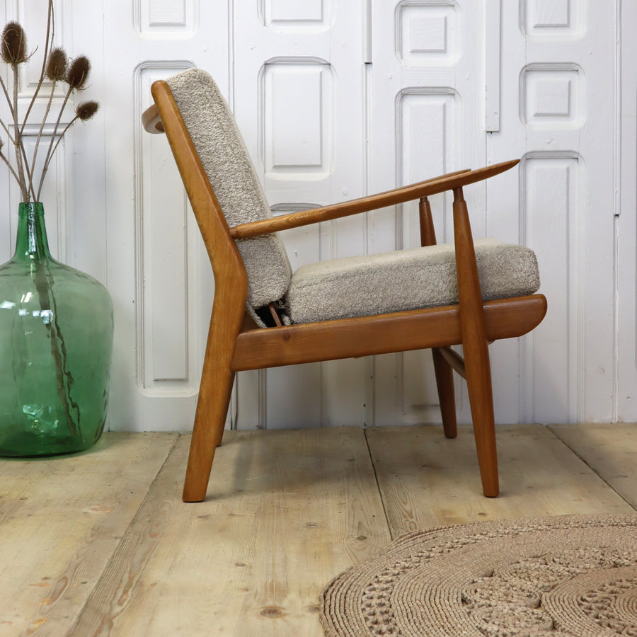 mid_century_scandart_boucle_elm_armchair