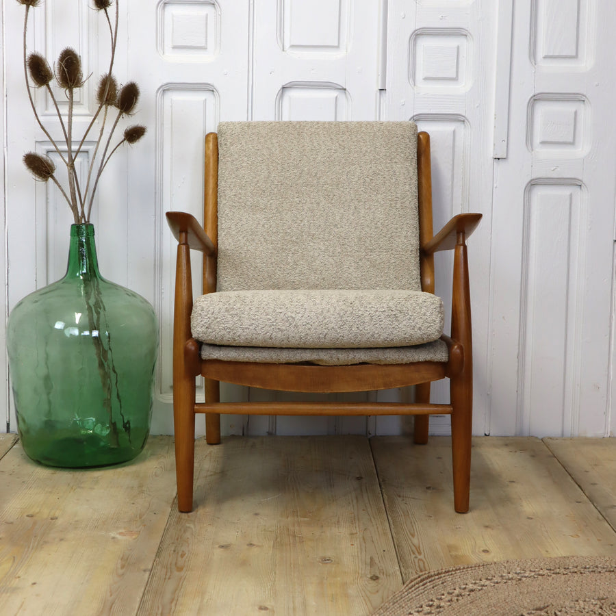 mid_century_scandart_boucle_elm_armchair