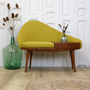 mid_century_vintage_chippy_heath_curved_telephone_seat