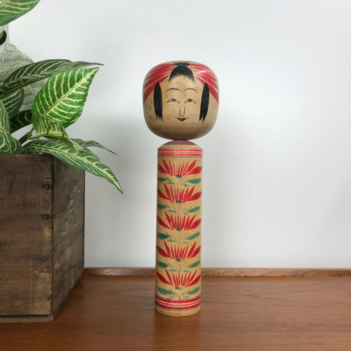 Vintage Japanese Kokeshi Doll H1